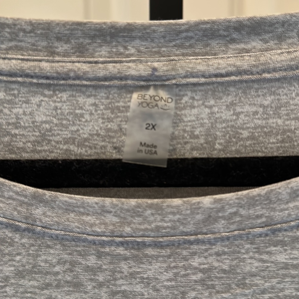 Beyond Yoga Featherweight Balanced Muscle Tank - Picture 7 of 9